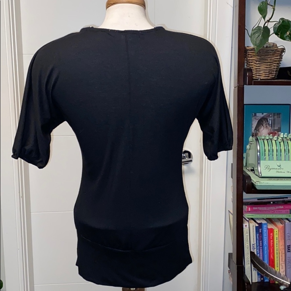 Small black zipper top - Picture 3 of 4